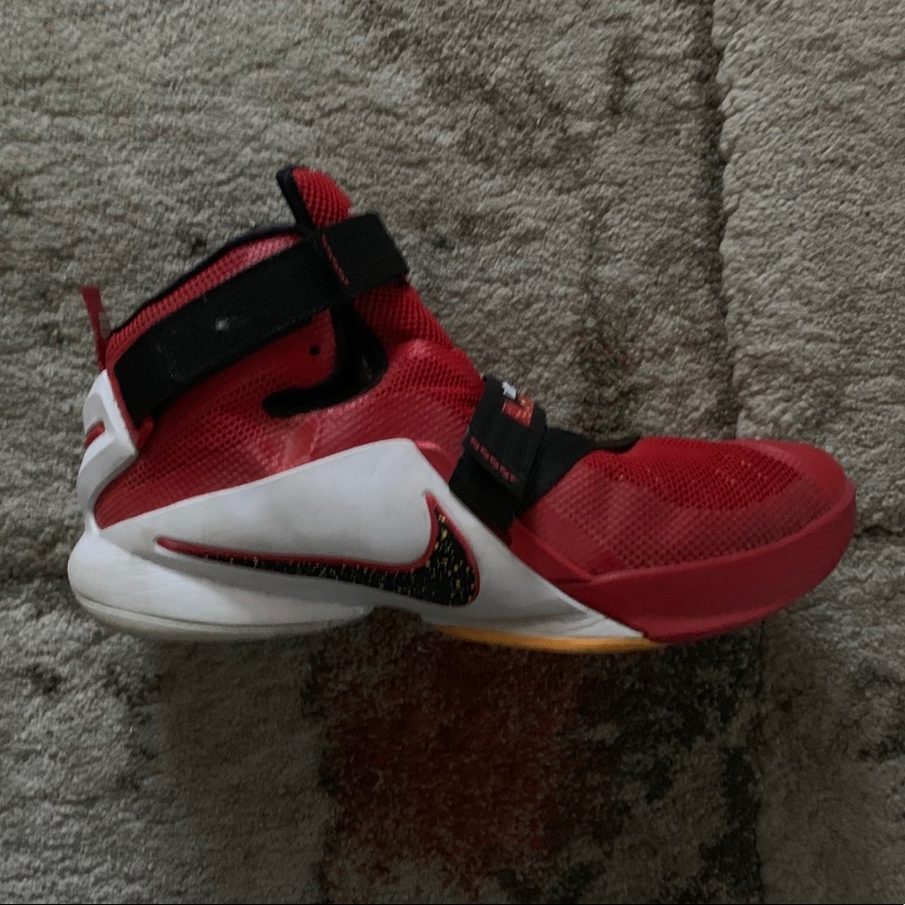 Nike Lebron Soldier VIIII